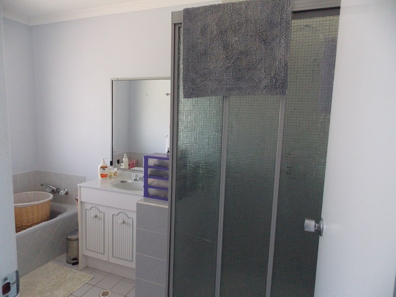 77 Carbeen Crescent, Nanango QLD 4615