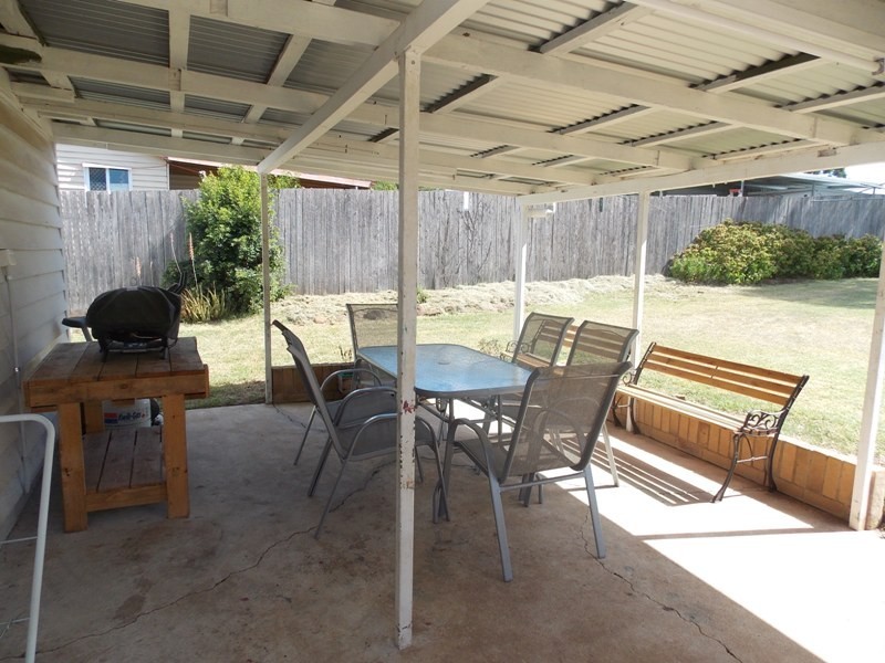 9 Gipps Street, Nanango QLD 4615