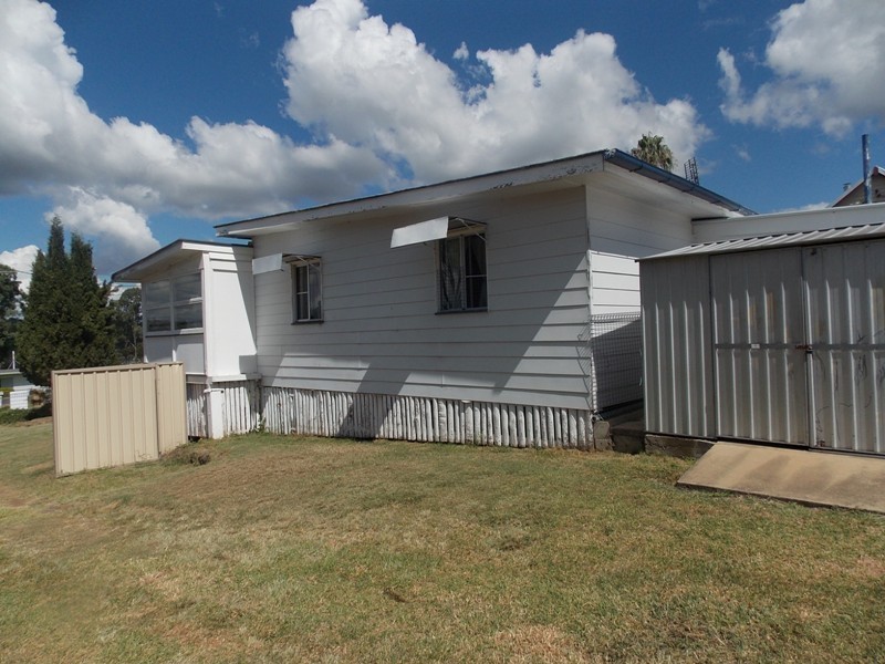 9 Gipps Street, Nanango QLD 4615