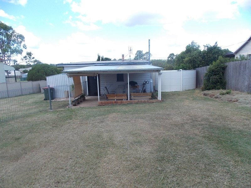 9 Gipps Street, Nanango QLD 4615