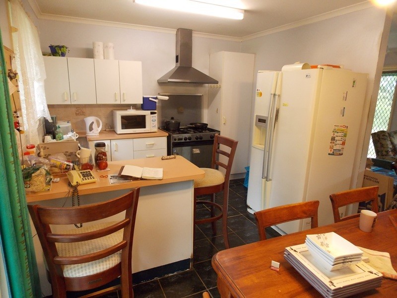 121 Old Rifle Range Rd, Nanango QLD 4615