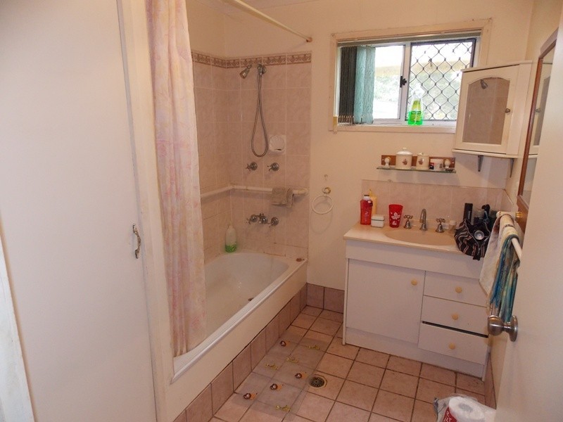 121 Old Rifle Range Rd, Nanango QLD 4615