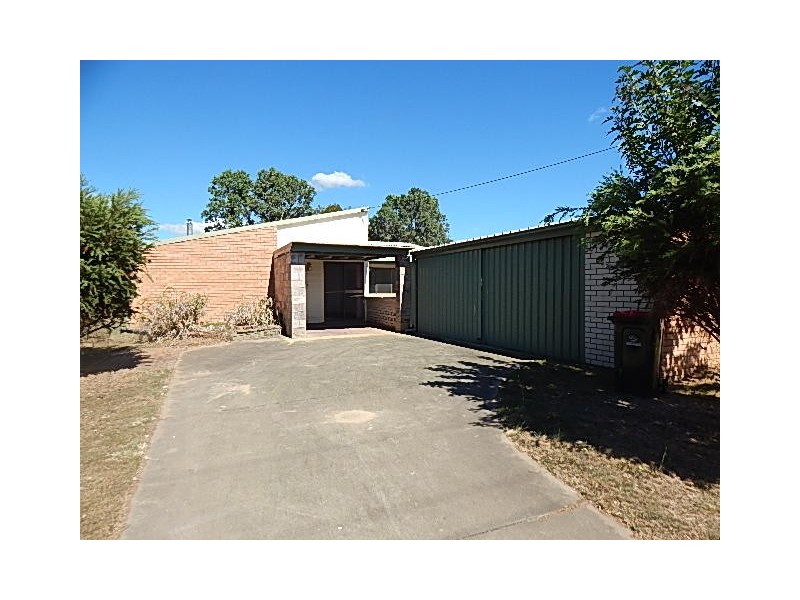 12 Bunker Ave, Nanango QLD 4615