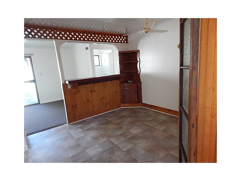 12 Bunker Ave, Nanango QLD 4615