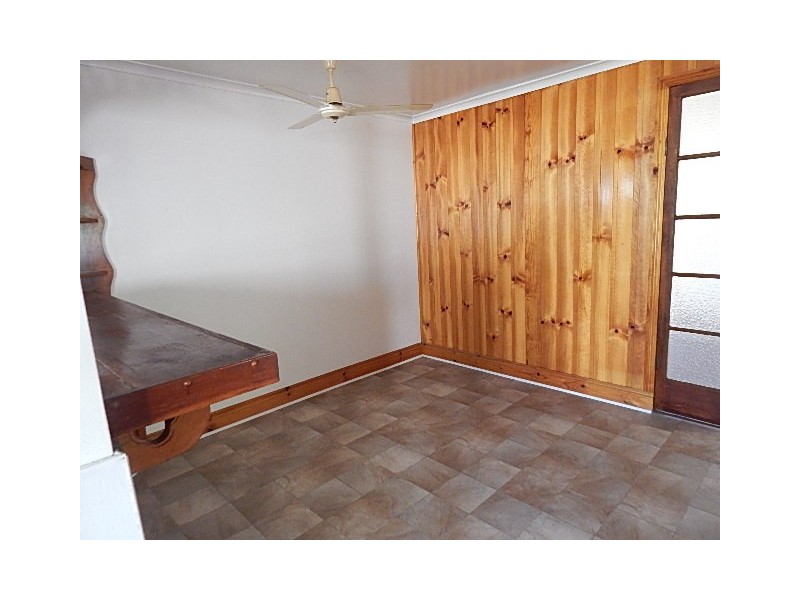 12 Bunker Ave, Nanango QLD 4615