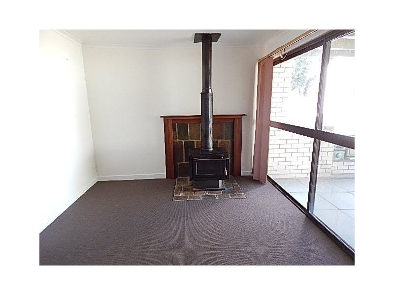 12 Bunker Ave, Nanango QLD 4615