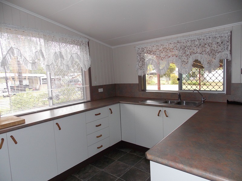 91 Fitzroy Street, Nanango QLD 4615