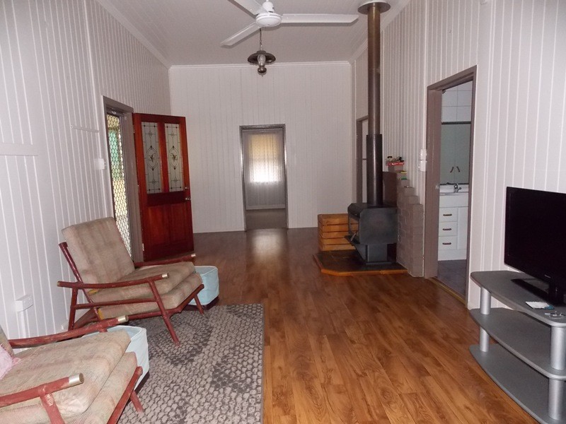 91 Fitzroy Street, Nanango QLD 4615