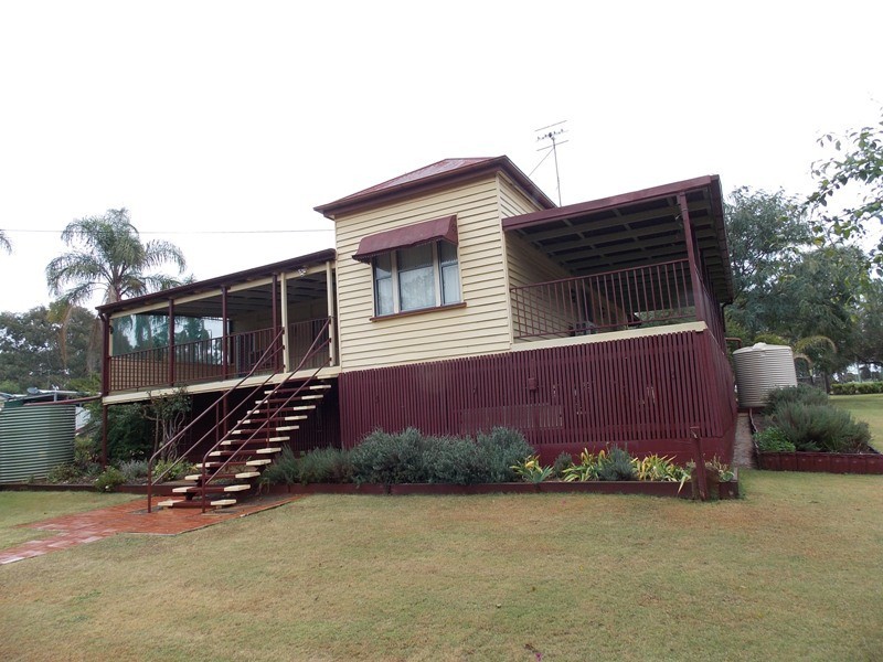 91 Fitzroy Street, Nanango QLD 4615