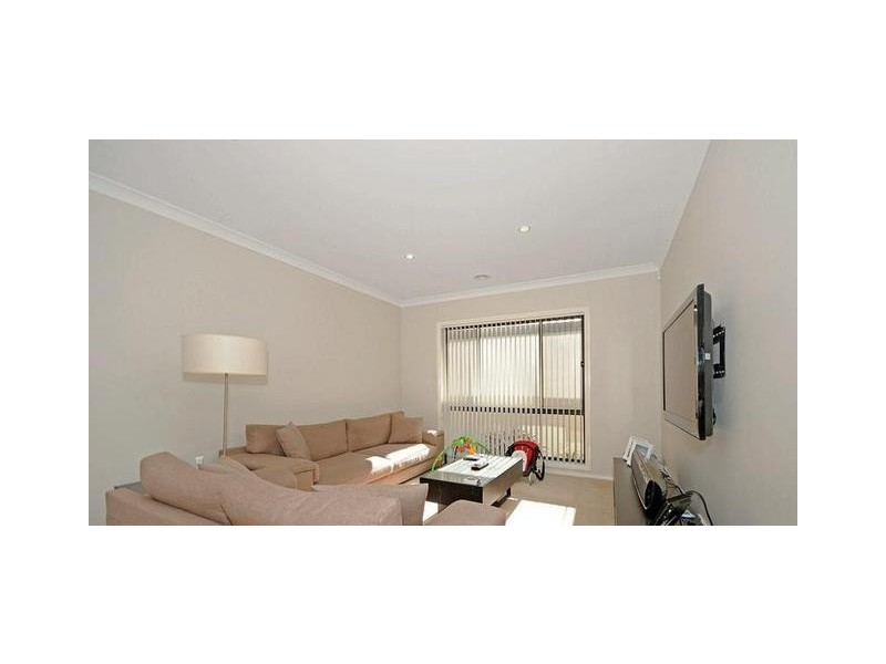 25 Charlotte Barton Street, Franklin ACT 2913