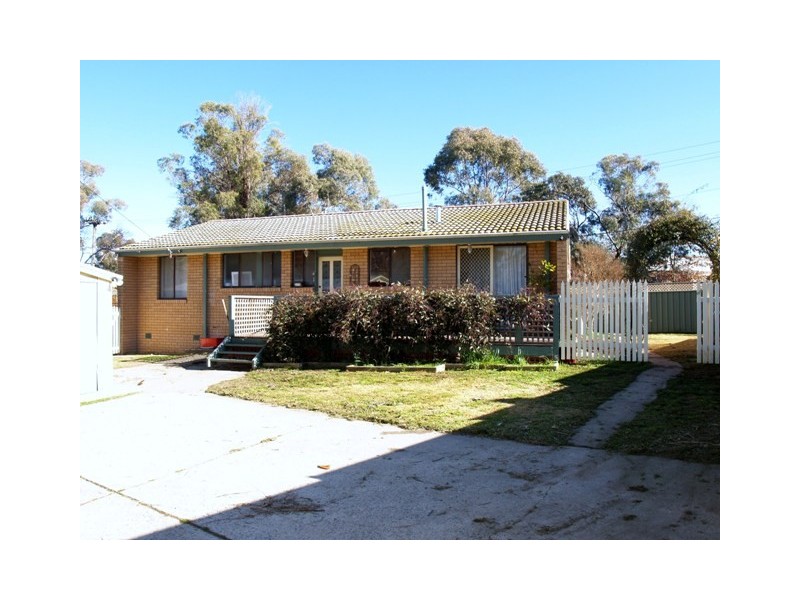 13 Edmunds Place, Spence ACT 2615