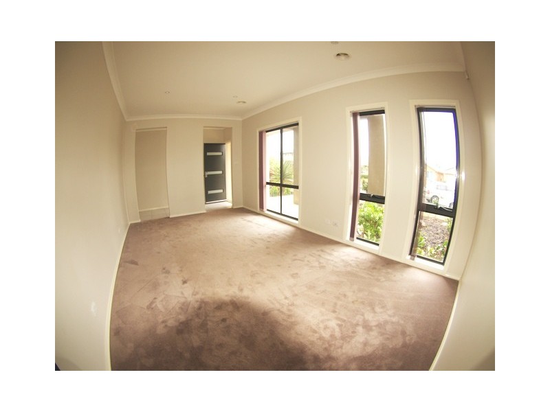 10 Wombeyan Street, Harrison ACT 2914