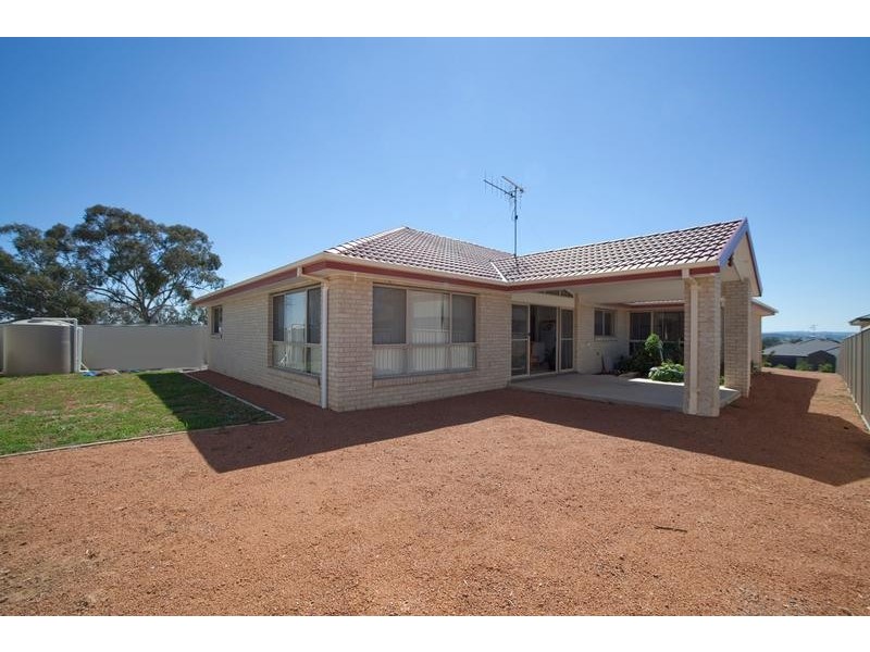 20 Hatton Drive, Yass NSW 2582
