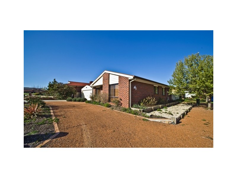 19 Thornhill Crescent, Dunlop ACT 2615