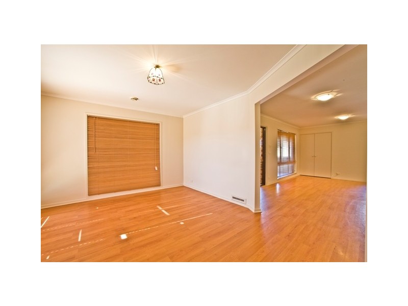 19 Thornhill Crescent, Dunlop ACT 2615