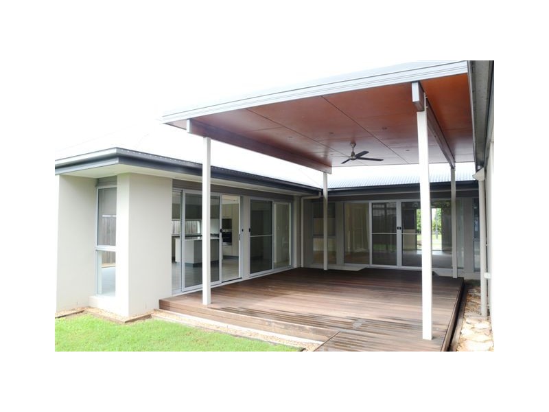 57 Torrens Cres, Wakerley QLD 4154