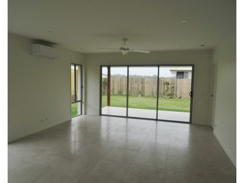 33 Ravenbourne Circuit, Capalaba QLD 4157