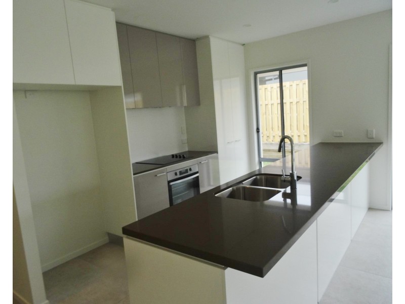 33 Ravenbourne Circuit, Capalaba QLD 4157