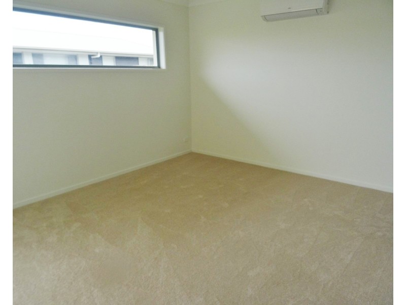 33 Ravenbourne Circuit, Capalaba QLD 4157