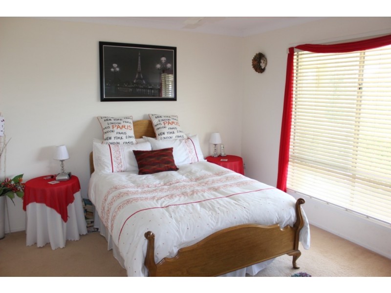 69 Fairway drive, Kensington Grove QLD 4341