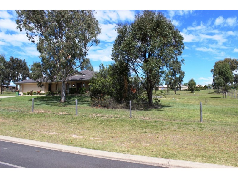 69 Fairway drive, Kensington Grove QLD 4341