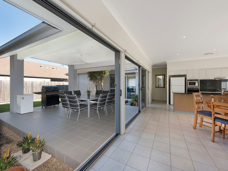 45 Watervale Parade, Wakerley QLD 4154