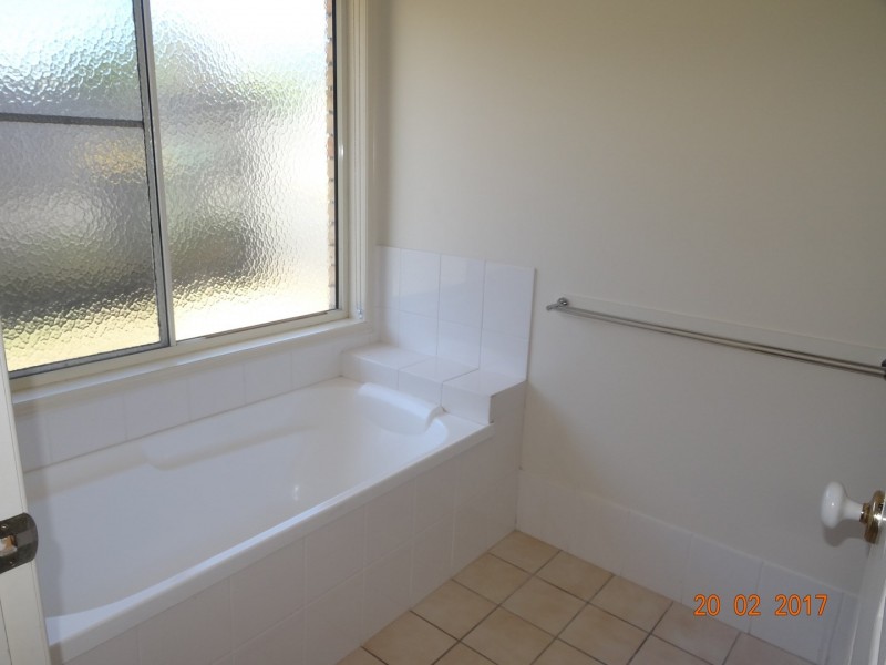 3 Spinny Court, Margate QLD 4019
