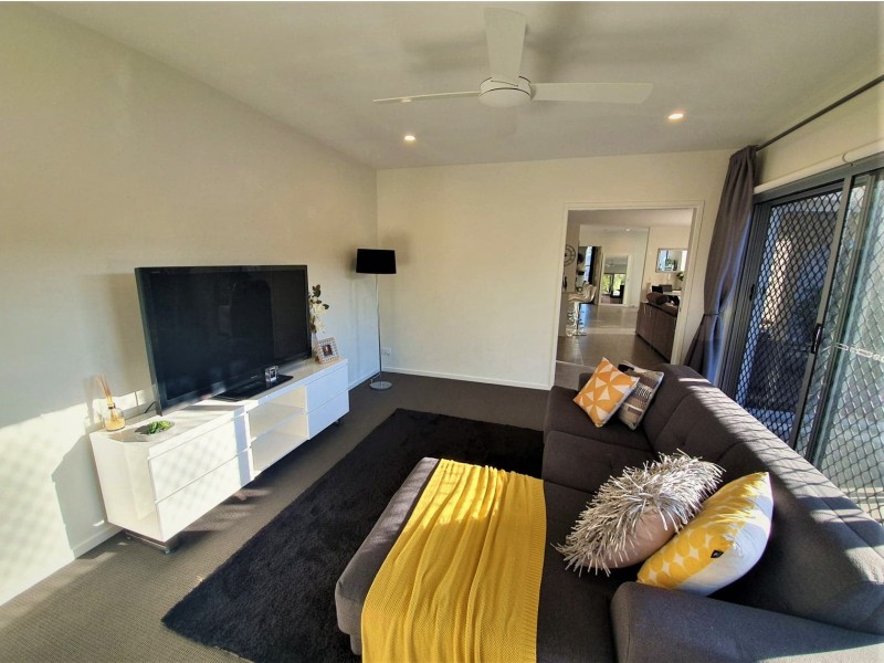 27 Southwood Crescent, Capalaba QLD 4157