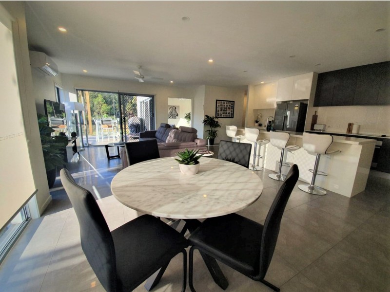 27 Southwood Crescent, Capalaba QLD 4157