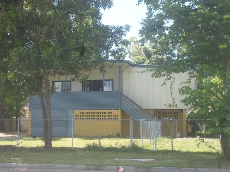 27 Elimatta Avenue, Cranbrook QLD 4814