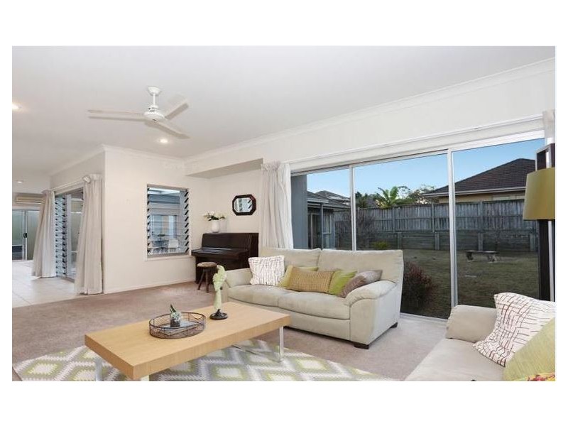 15 Mossvale Drive, Wakerley QLD 4154
