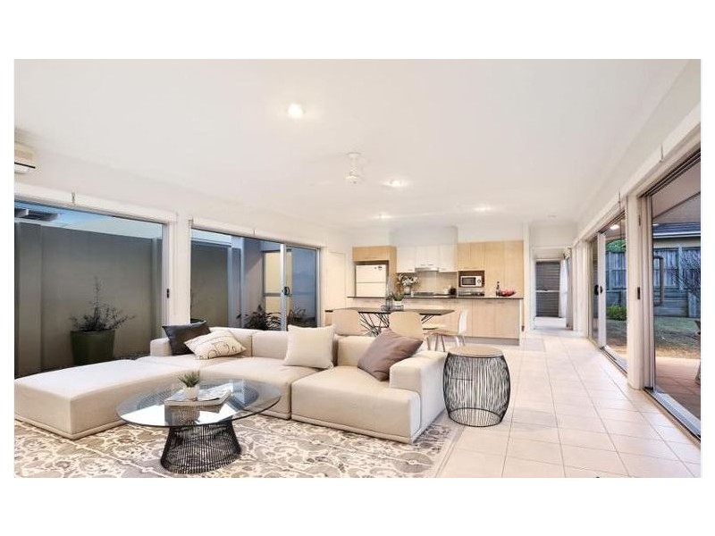 15 Mossvale Drive, Wakerley QLD 4154