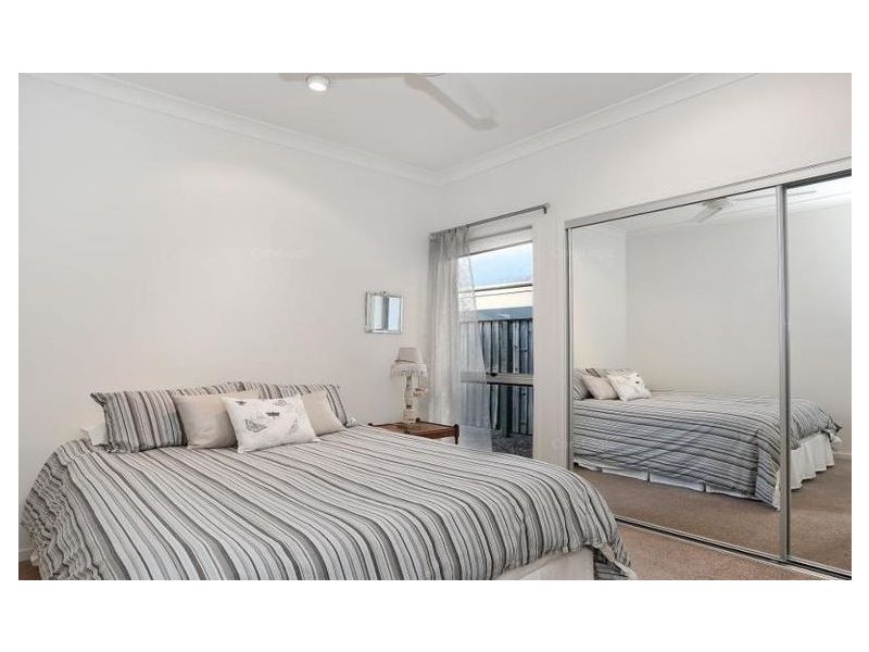 15 Mossvale Drive, Wakerley QLD 4154
