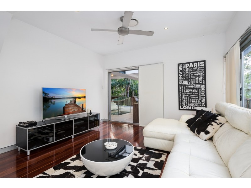 76 Hillsdon Road, Taringa QLD 4068