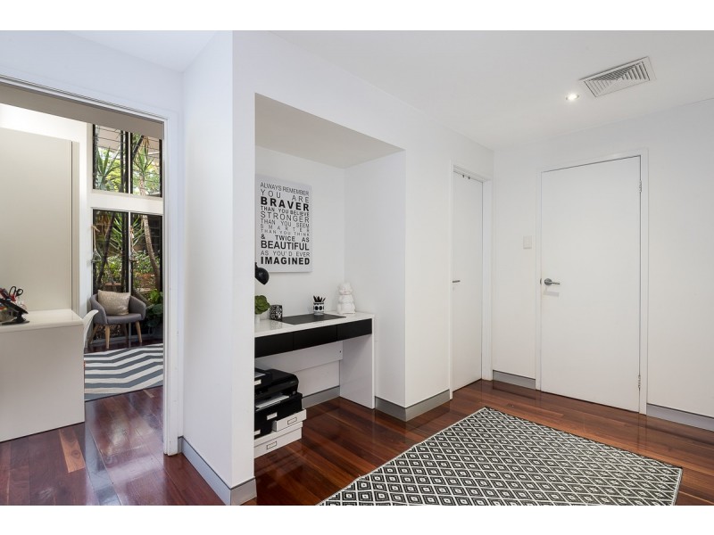 76 Hillsdon Road, Taringa QLD 4068