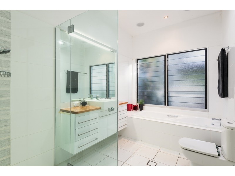 76 Hillsdon Road, Taringa QLD 4068