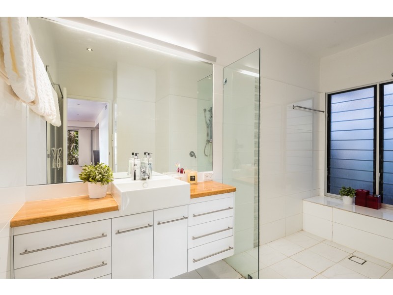 76 Hillsdon Road, Taringa QLD 4068