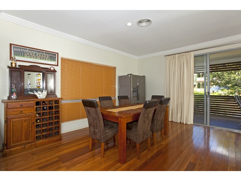 123 Macrossan Avenue, Norman Park QLD 4170