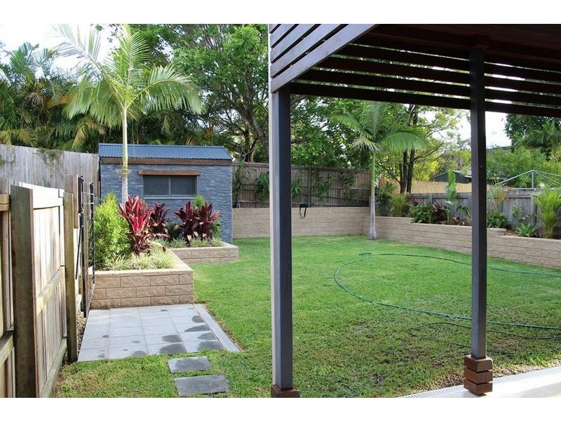 123 Macrossan Avenue, Norman Park QLD 4170