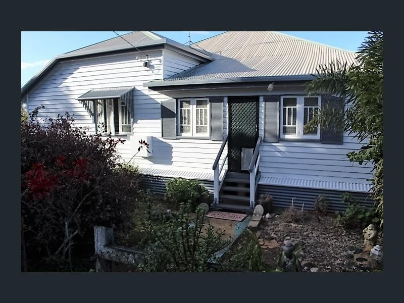 10 Morris Terrace, Gin Gin QLD 4671