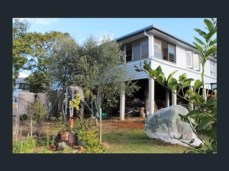 10 Morris Terrace, Gin Gin QLD 4671