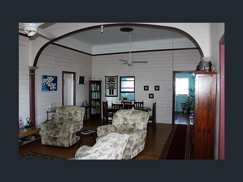 10 Morris Terrace, Gin Gin QLD 4671
