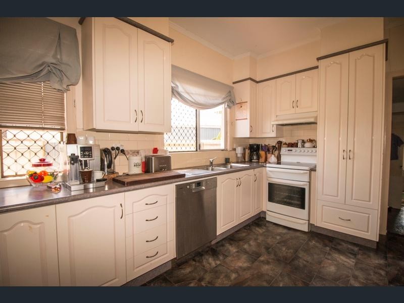 2 Churchill Street, Svensson Heights QLD 4670