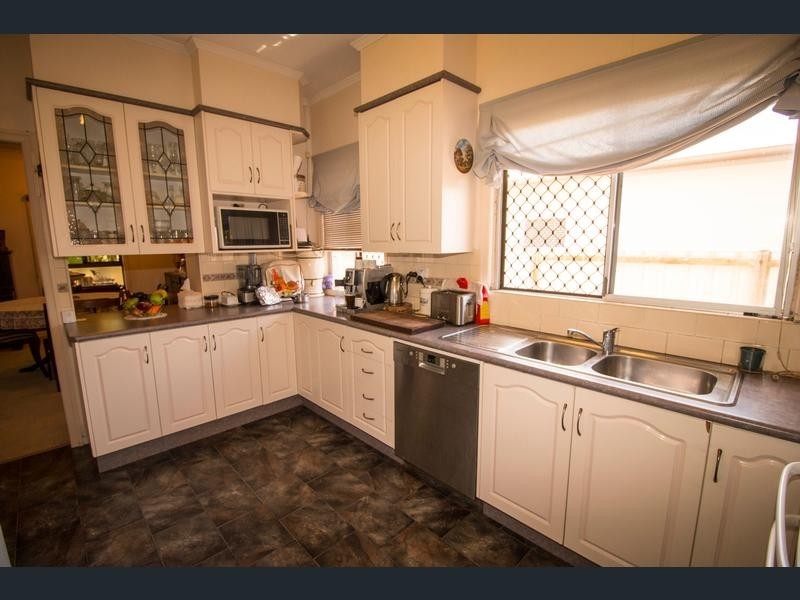 2 Churchill Street, Svensson Heights QLD 4670