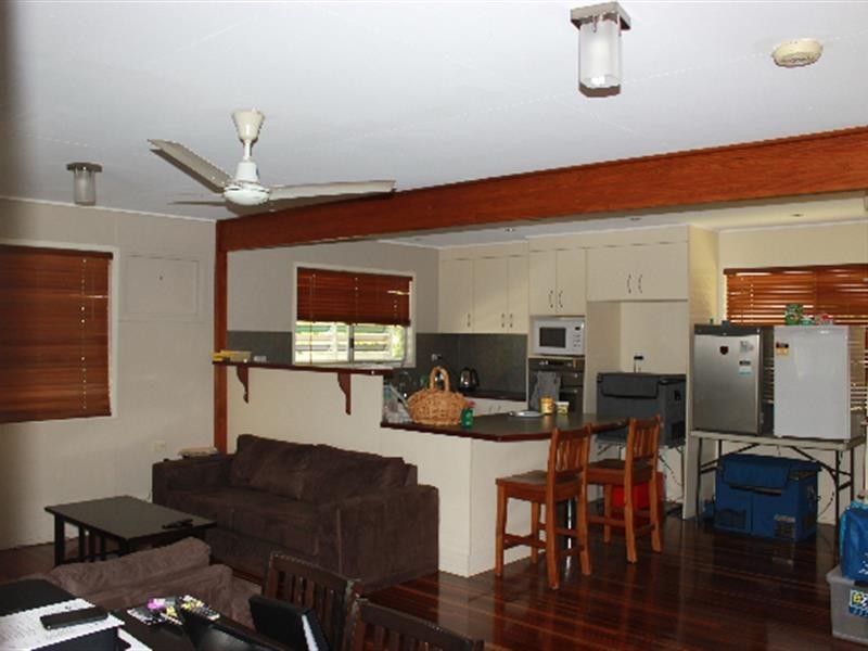 15 Elliott street, Moura QLD 4718
