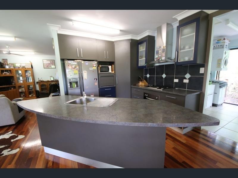 24 Sixth Street, Home Hill QLD 4806