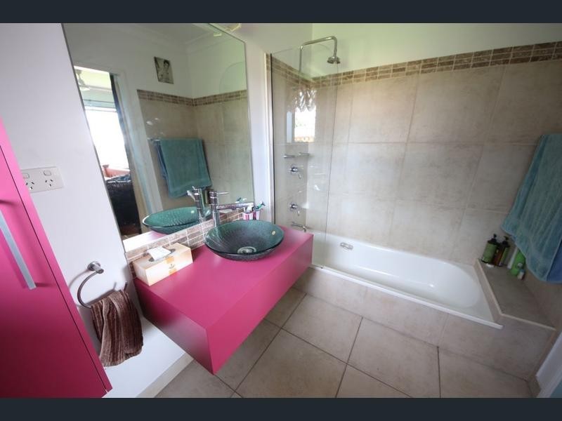 24 Sixth Street, Home Hill QLD 4806