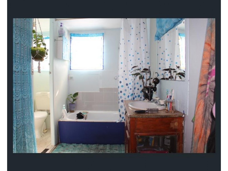 55 Barton Road, Kolonga QLD 4671