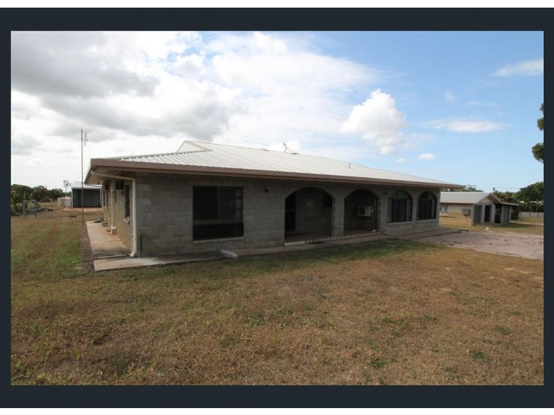 112 Juanita Drive, Mount Kelly QLD 4807