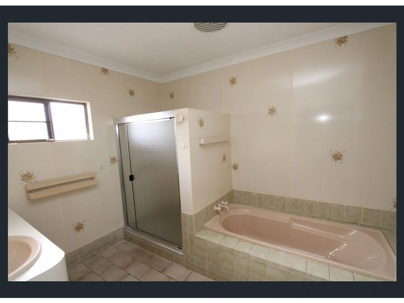 112 Juanita Drive, Mount Kelly QLD 4807